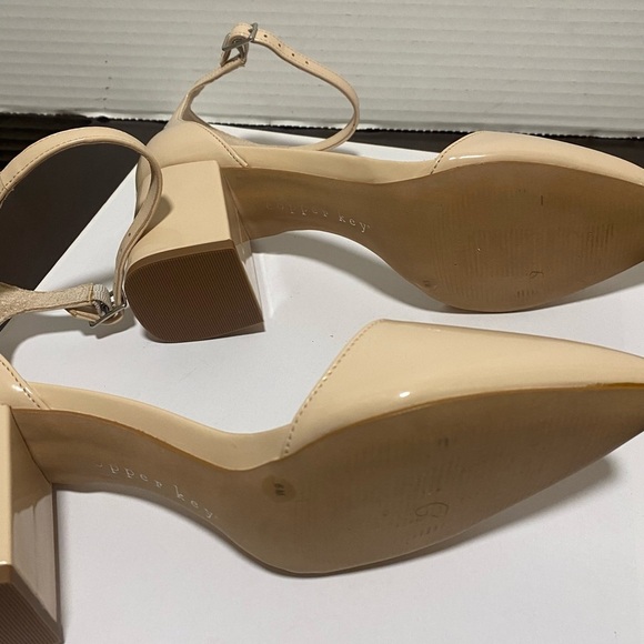 ♦️ Cooper Key Cream/Tan/Beige Ankle‎ Strap SZ 6 - Picture 5 of 5